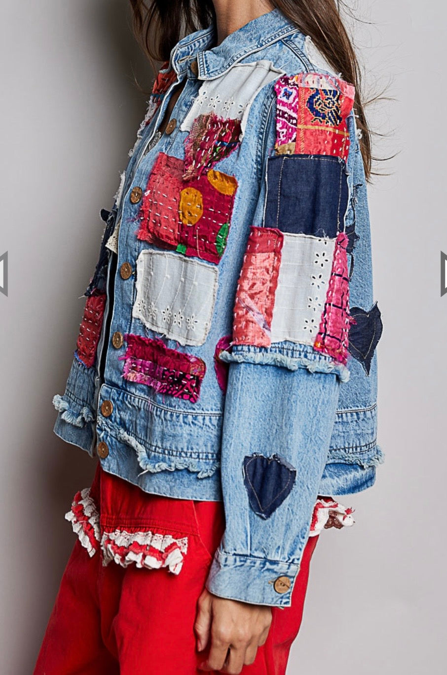 Boho Chic Denim Jacket with Colorful Patches – Unique and Artisanal Style - IVU incluido - lleva lunes