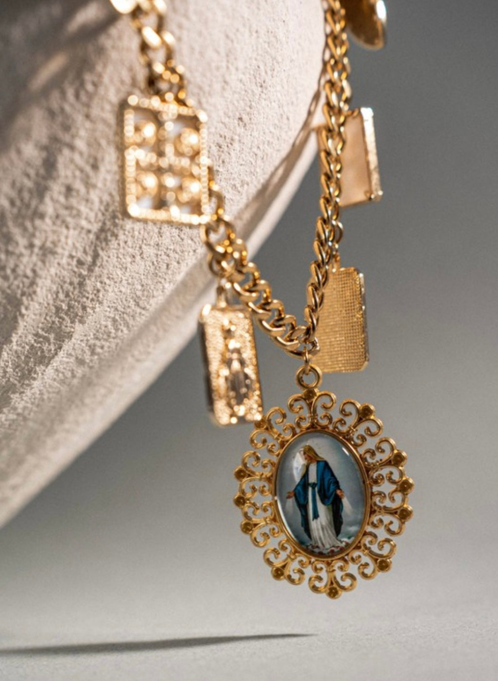 Collar de la Virgen Milagrosa --Made in Malaga Spain - High Quality Materials- JOYERIA CATOLICA DE ESPAÑA
