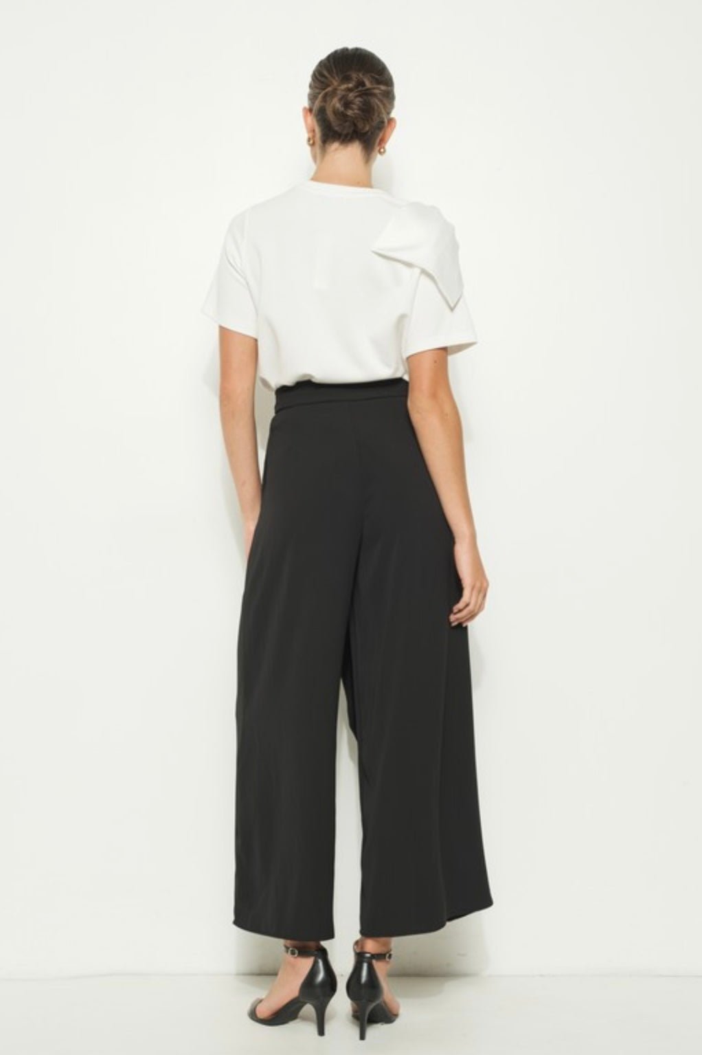 Black Bow Detail Short Sleeve Blouse - Bella Boutique & Bellasbylola.com