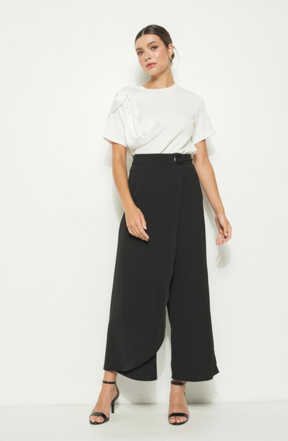 Black Bow Detail Short Sleeve Blouse - Bella Boutique & Bellasbylola.com