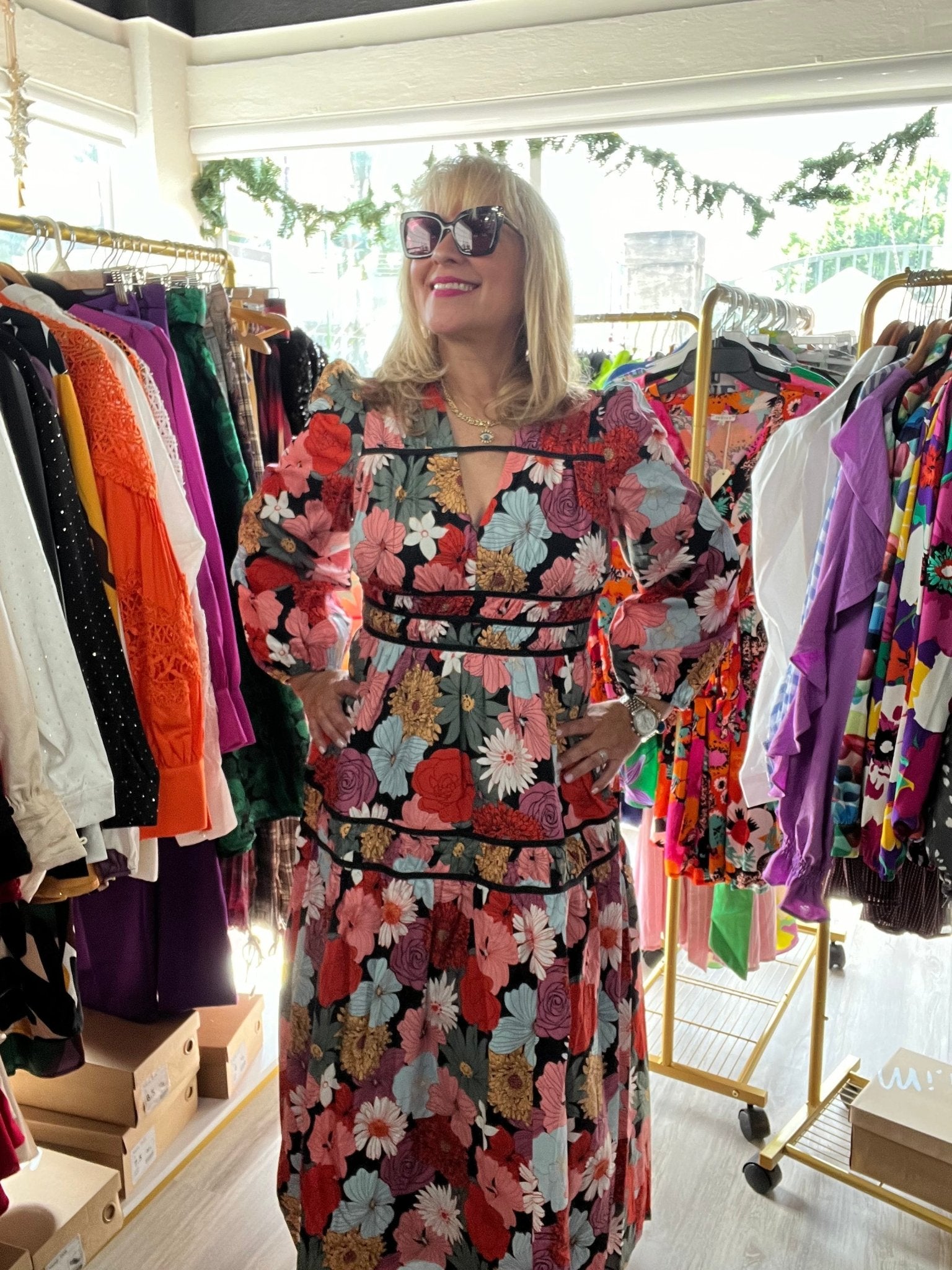 Stunning Black Flowers Maxi Dress π€π - Bella Boutique & Bellasbylola.com