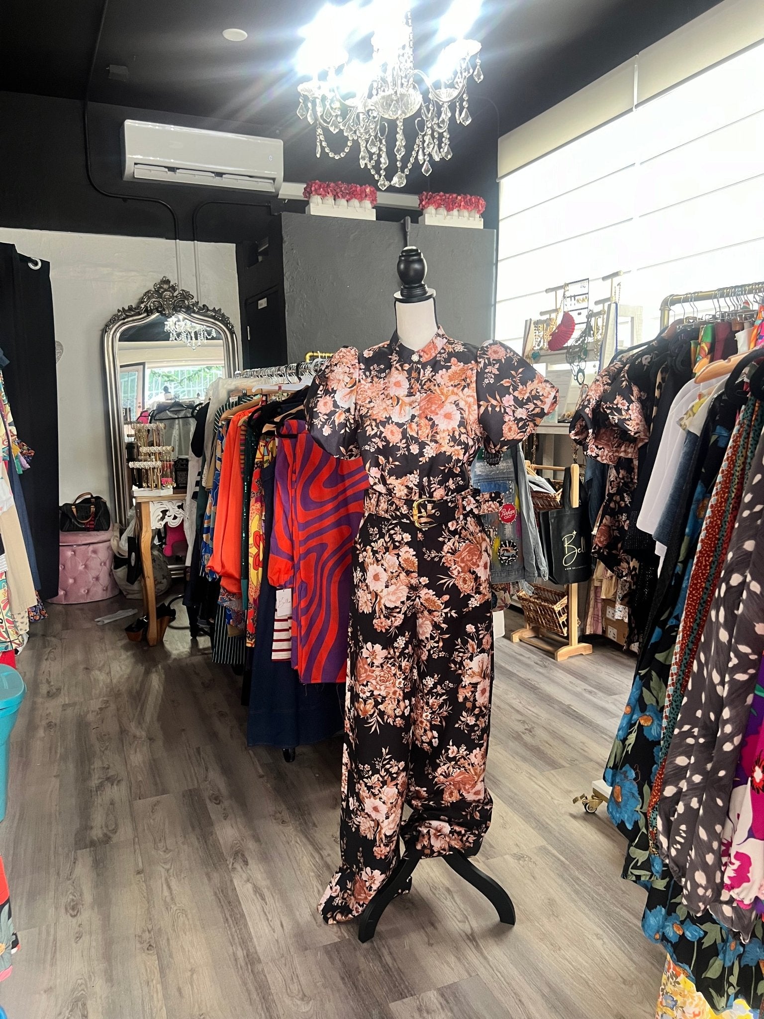 Chic Floral Pants in Black + Peach πΈ - Bella Boutique & Bellasbylola.com