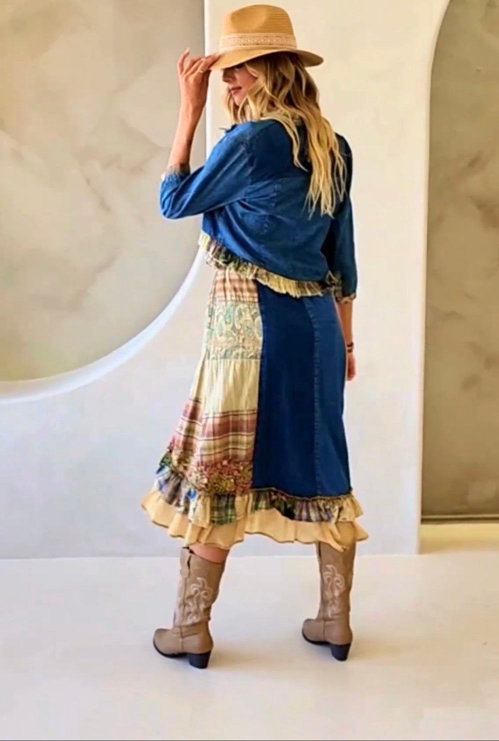 Bohemian Patch Denim Midi Skirt - Tax incluido - Puedes bajar un size - BELLASBYLOLA.COM