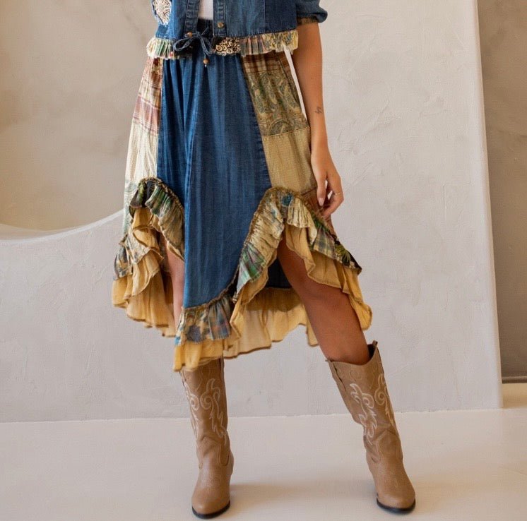 Bohemian Patch Denim Midi Skirt - Tax incluido - Puedes bajar un size - BELLASBYLOLA.COM
