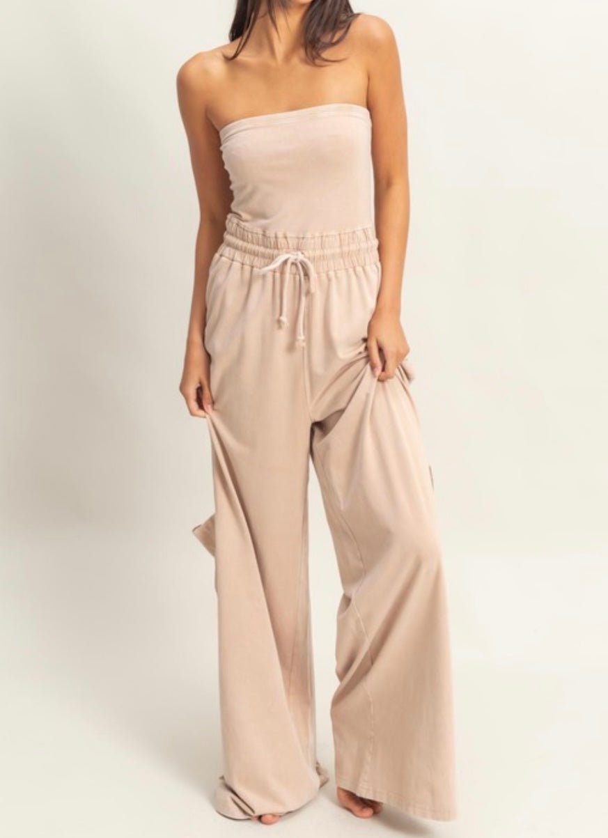 Breezy Tube Top Jumpsuit: Effortless Style for Sunny Days & Cool Nights - Bella Boutique & Bellasbylola.com