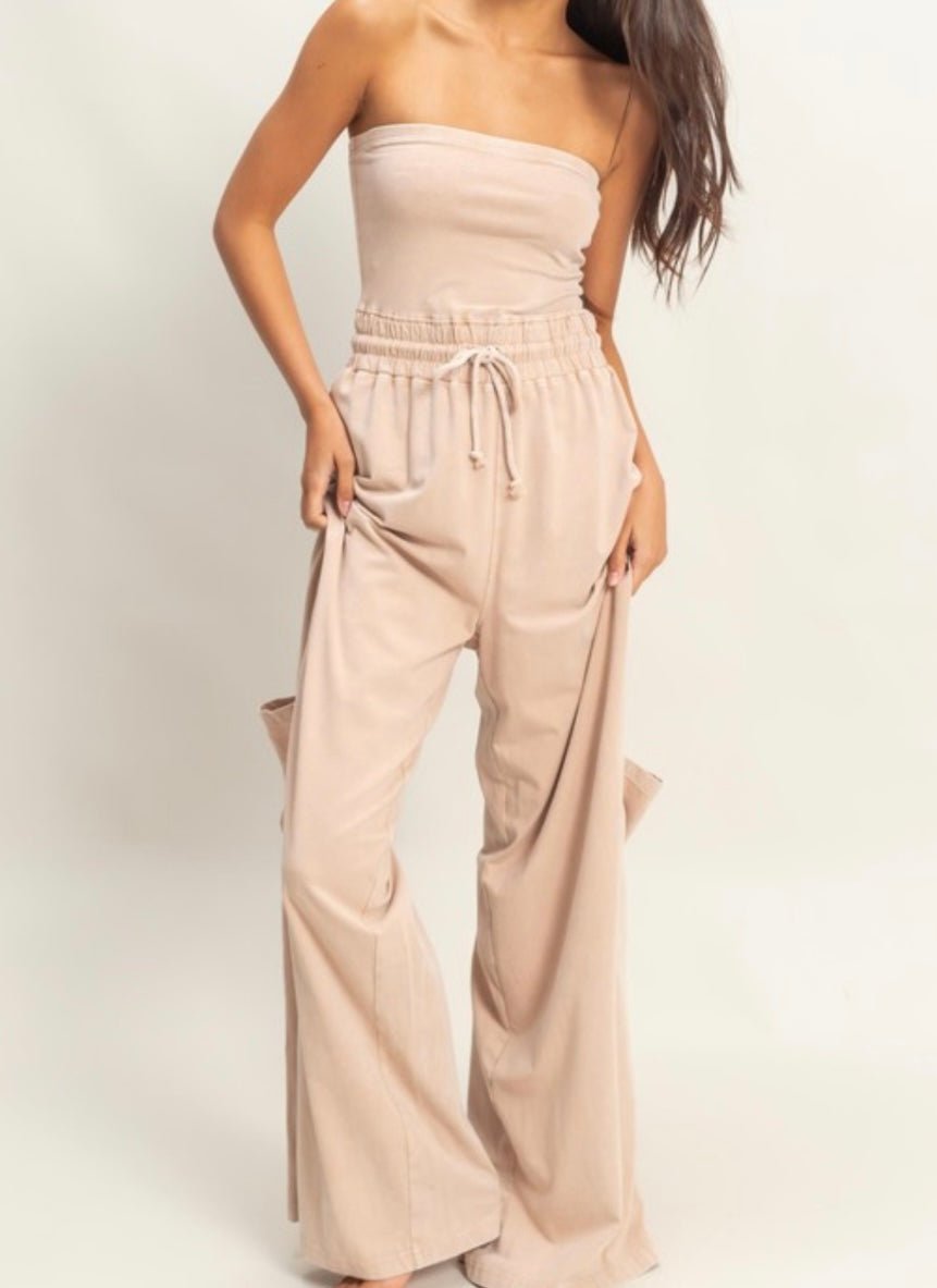 Breezy Tube Top Jumpsuit: Effortless Style for Sunny Days & Cool Nights - Bella Boutique & Bellasbylola.com