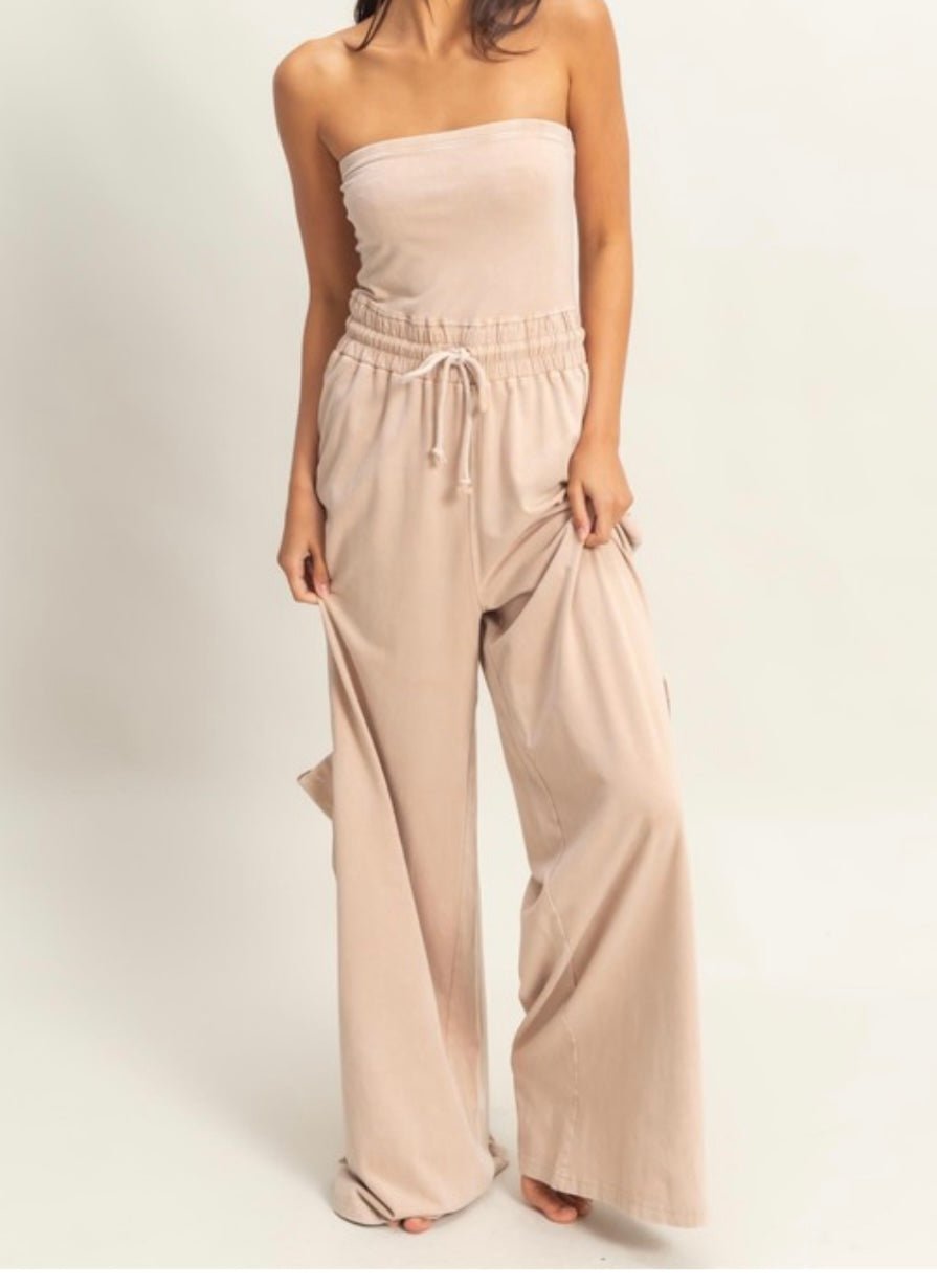 Breezy Tube Top Jumpsuit: Effortless Style for Sunny Days & Cool Nights - Bella Boutique & Bellasbylola.com