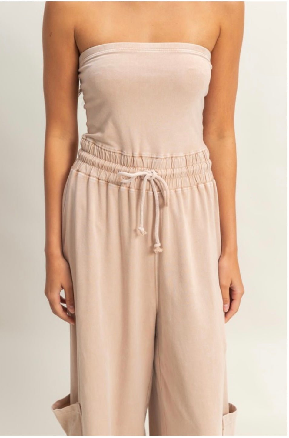 Breezy Tube Top Jumpsuit: Effortless Style for Sunny Days & Cool Nights - Bella Boutique & Bellasbylola.com