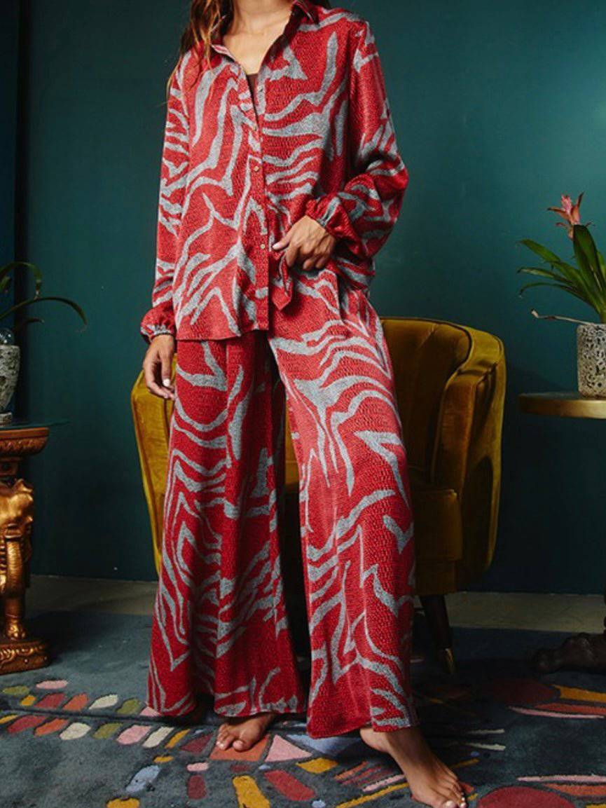 Catalina Red Top: Stylish Button-Down with Relaxed Fit - Bella Boutique & Bellasbylola.com