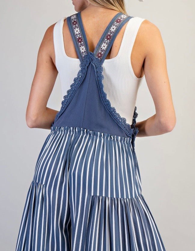 Chic Striped Jumpsuit with Wide Legs - True to size - Lleva tu size regular - Bella Boutique & Bellasbylola.com