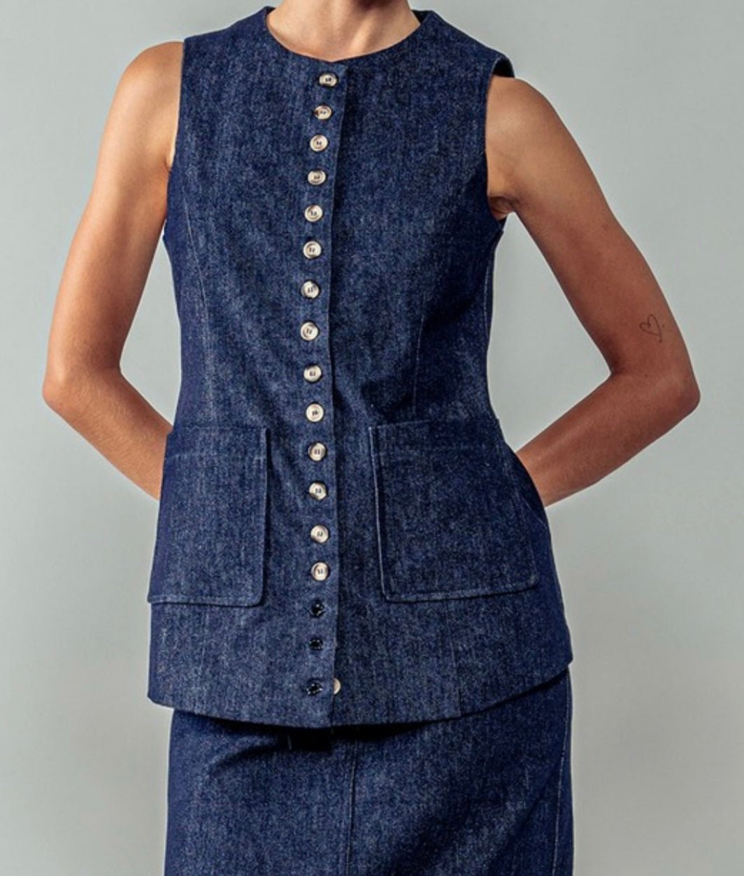 Denim Button Down Vest - New 🌟 - In Store & Online - Bella Boutique & Bellasbylola.com