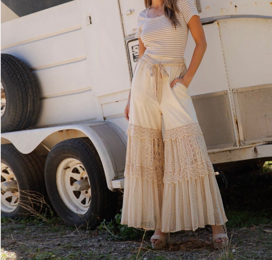 Boho Chic Desert Dream Wide Leg Pants with Knit & Lace - True to Size - BELLA BOUTIQUE & BELLASBYLOLA.COM 🇵🇷