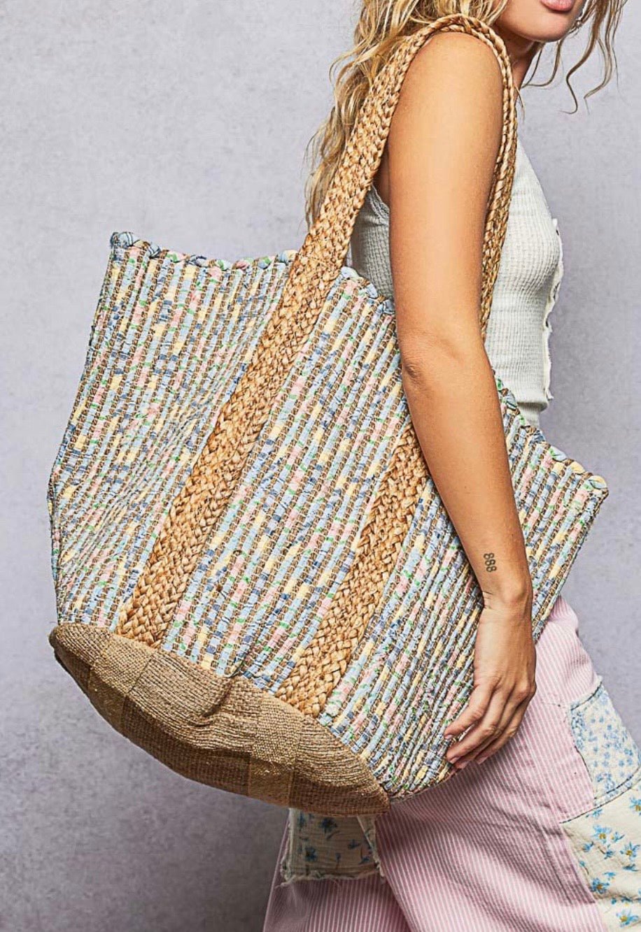 Designed in tote bag in cotton dotted pattern - Bella Boutique & Bellasbylola.com