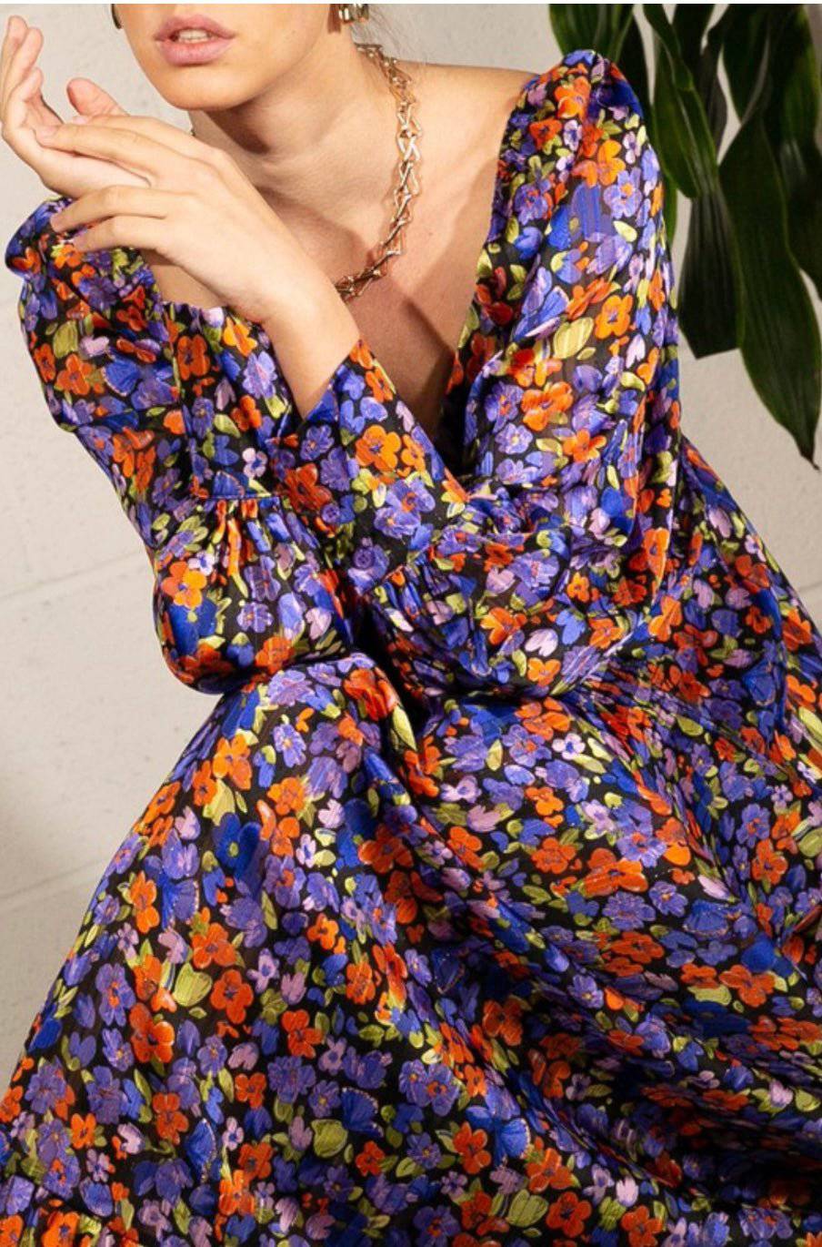 Blooming Goddess, Eye-catching Floral Pattern, Open Front Twist Silhouette - Bella Boutique & Bellasbylola.com