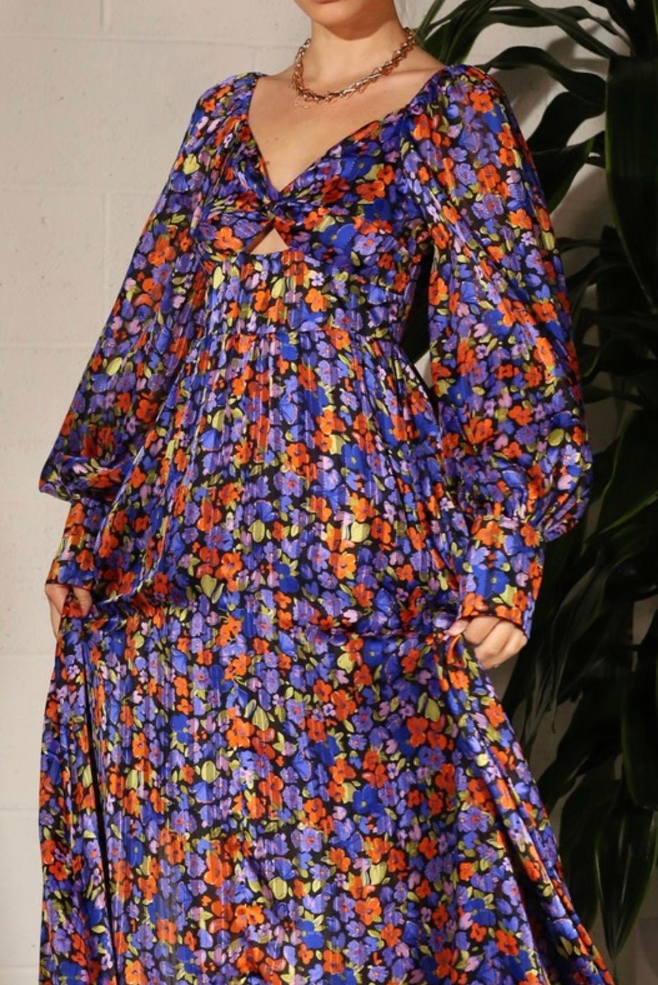 Blooming Goddess, Eye-catching Floral Pattern, Open Front Twist Silhouette - Bella Boutique & Bellasbylola.com