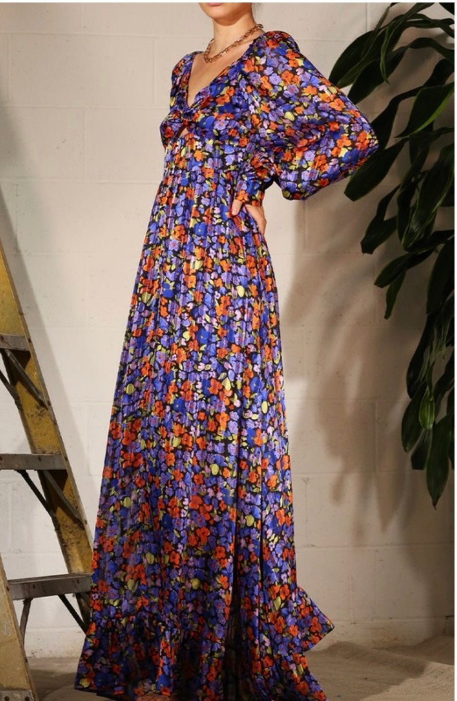 Blooming Goddess, Eye-catching Floral Pattern, Open Front Twist Silhouette - Bella Boutique & Bellasbylola.com