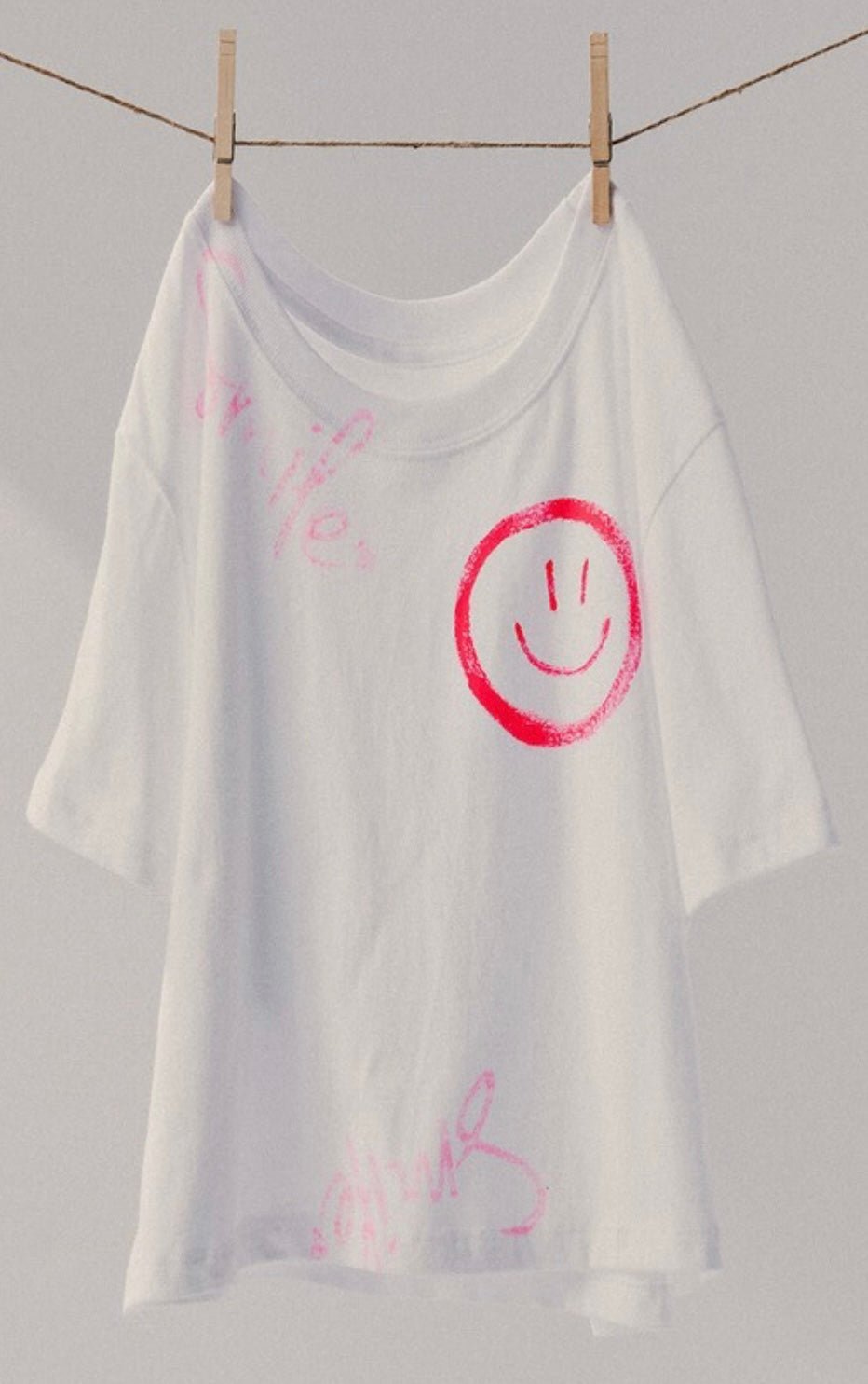 Smile & Style Hand Painted Tee - Bella Boutique & Bellasbylola.com