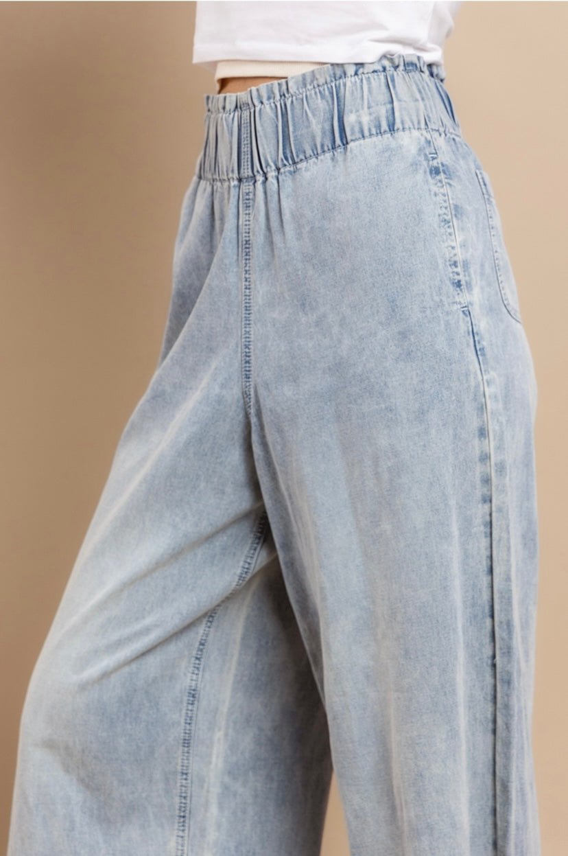 Soft Wide Leg High Waist Jeans - Bella Boutique & Bellasbylola.com