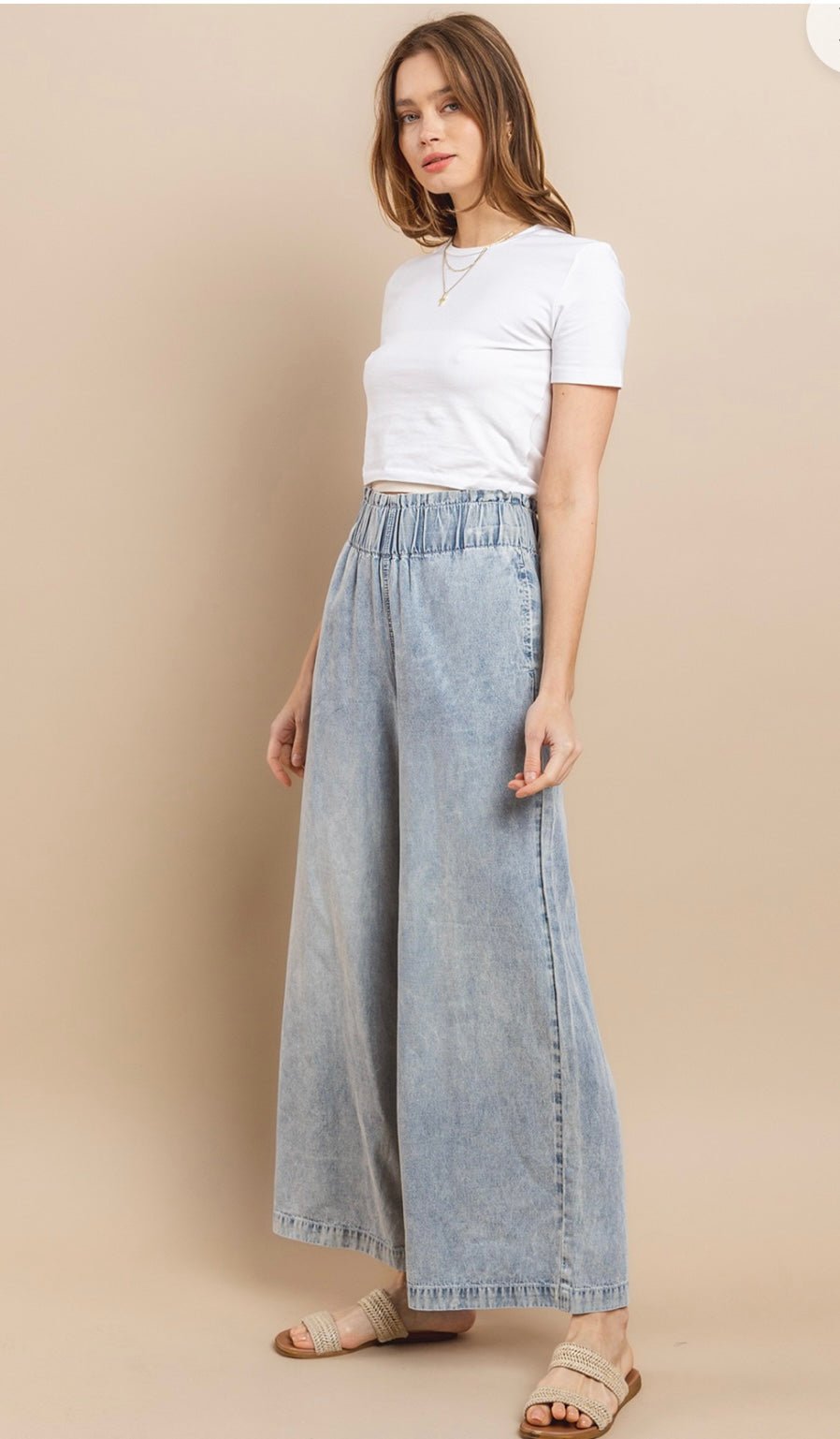Soft Wide Leg High Waist Jeans - Bella Boutique & Bellasbylola.com
