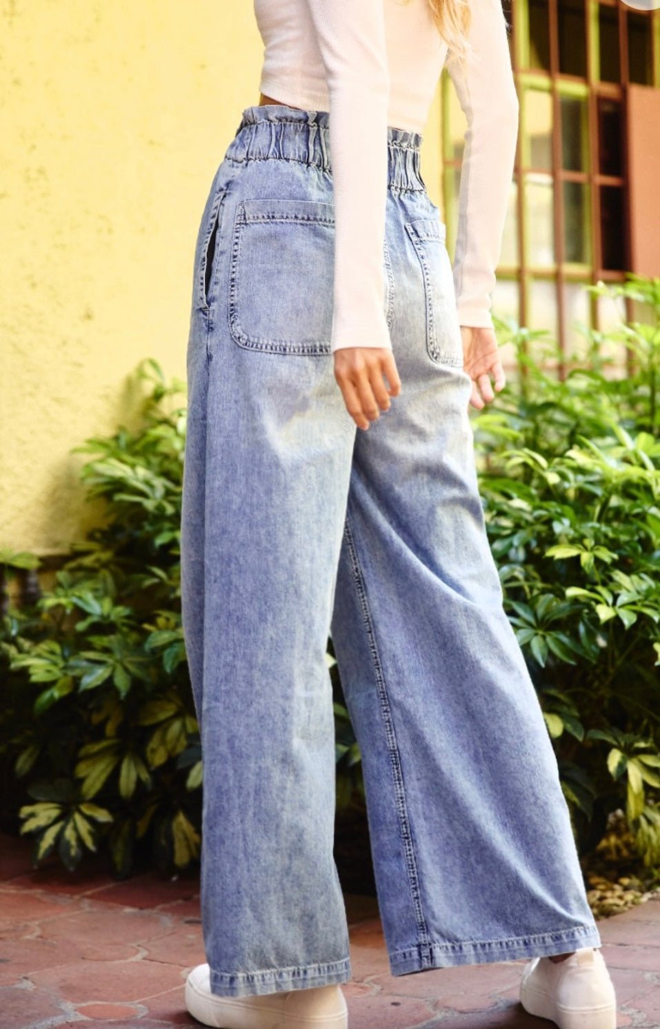 Soft Wide Leg High Waist Jeans - Bella Boutique & Bellasbylola.com