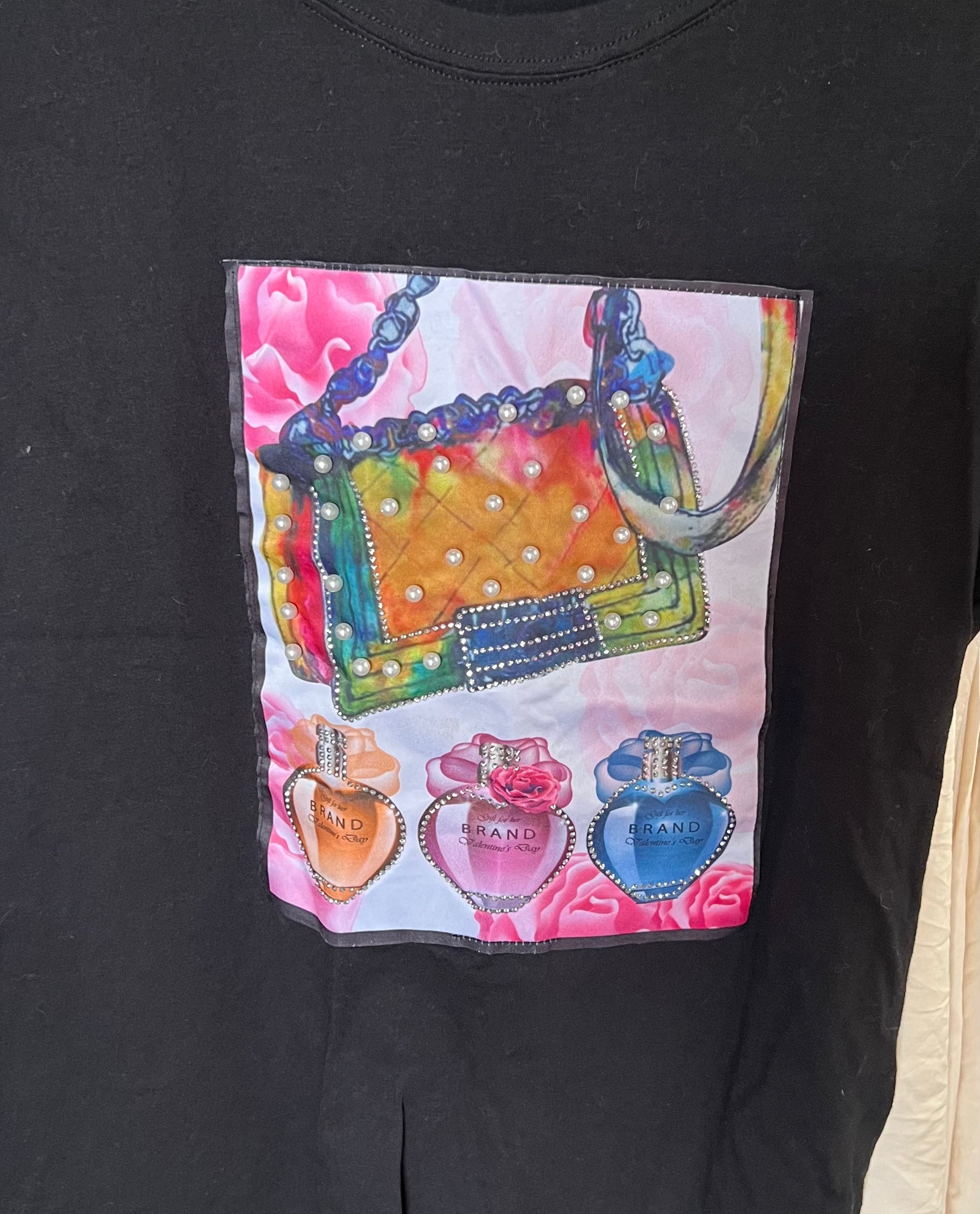 Doll Face Graphic T-shirt - Black - Runs Small - Bella Boutique & Bellasbylola.com