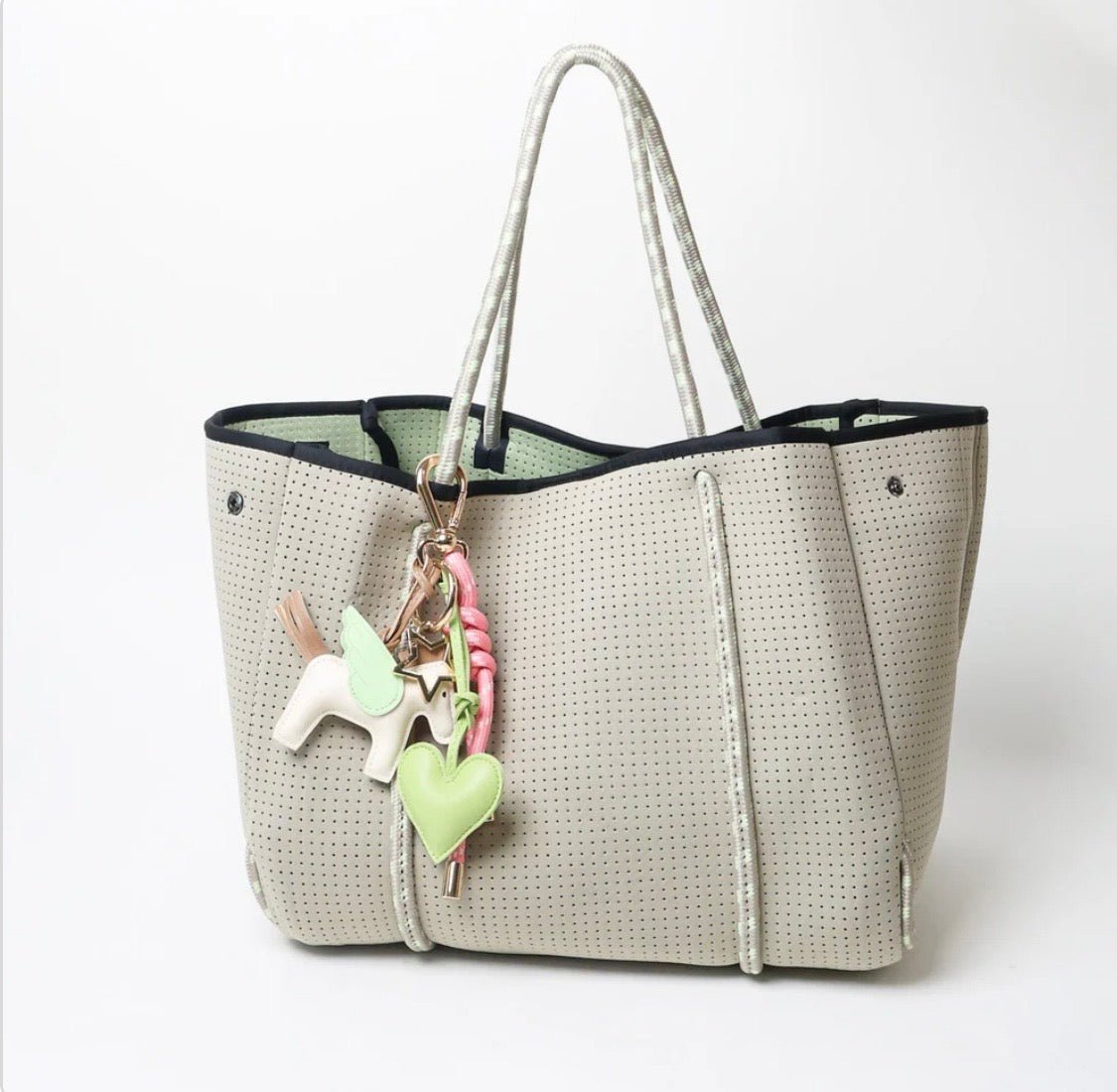 KEY CHAIN BARBIE WITH CHARMS - GREEN HEART AND WHITE FLYING HORSE - Bella & Bellasbylola.com