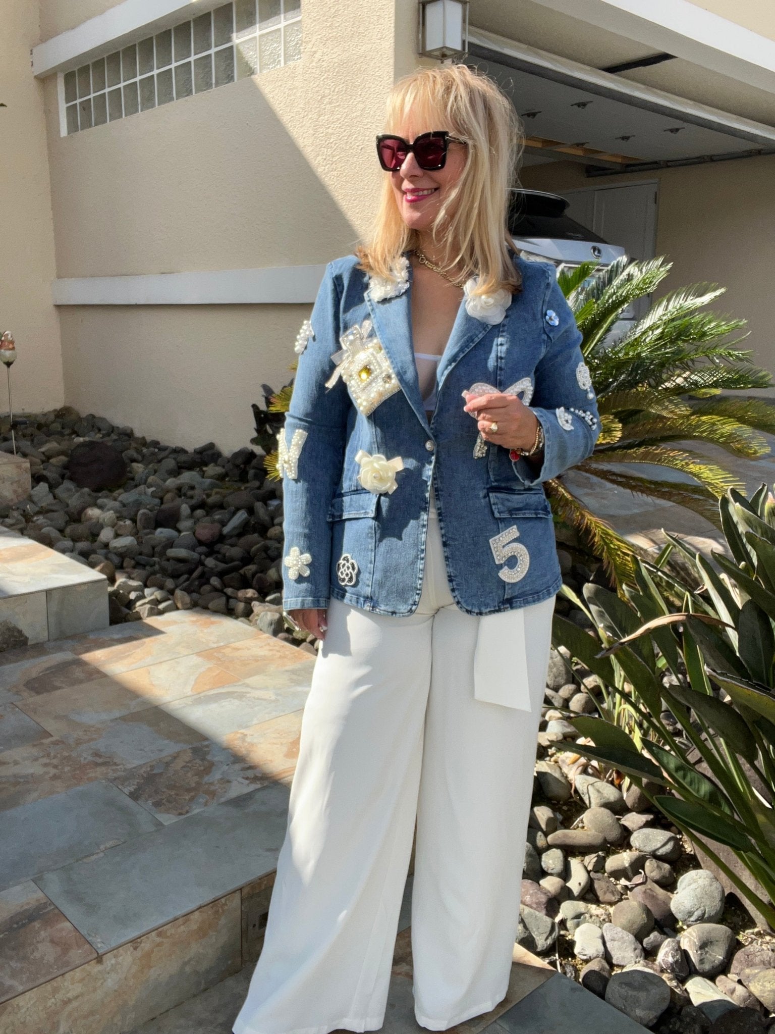 Like Channel Denim Blazer - True to size (good stretch) - Bella Boutique & Bellasbylola.com