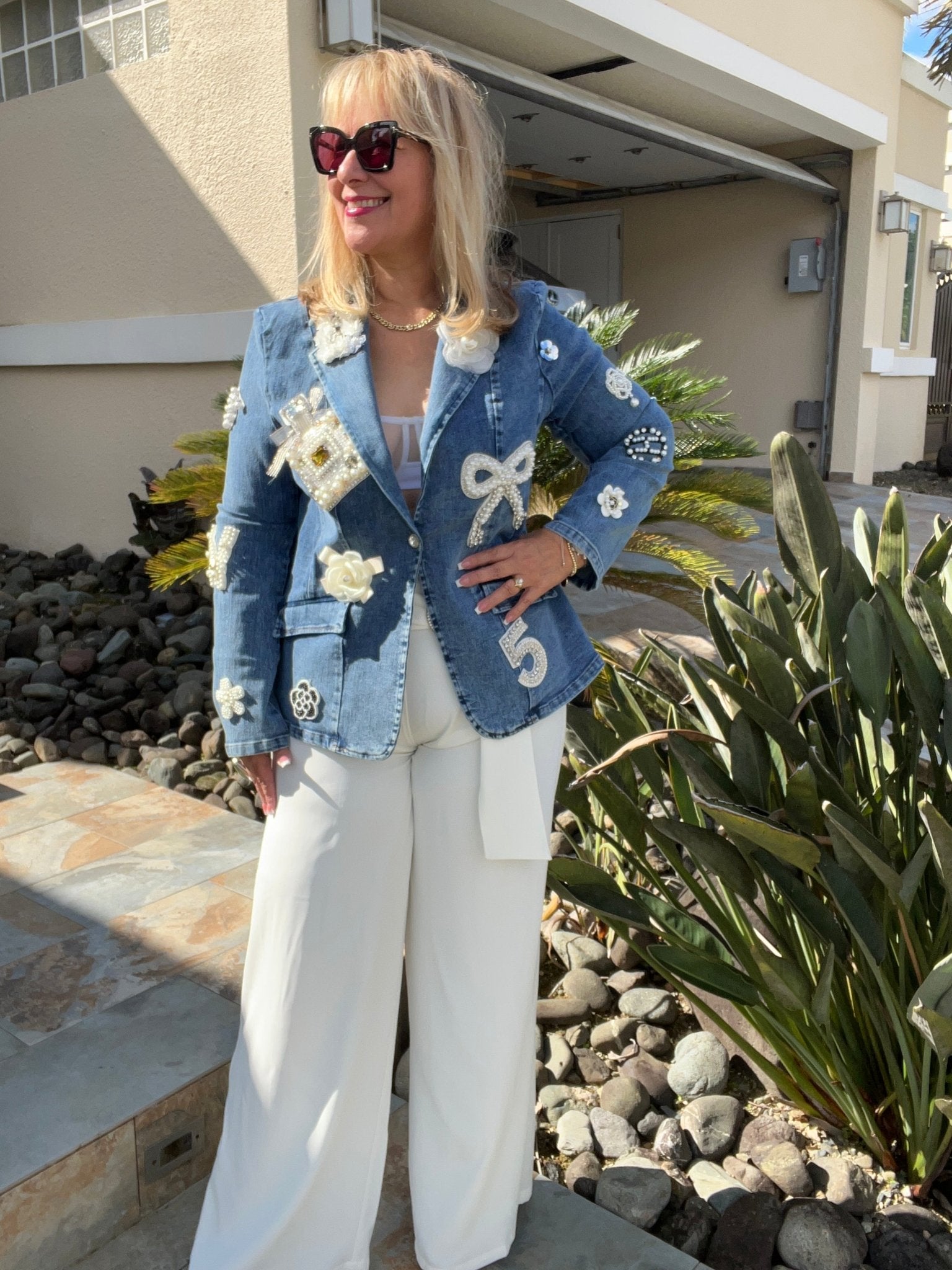 Like Channel Denim Blazer - True to size (good stretch) - Bella Boutique & Bellasbylola.com