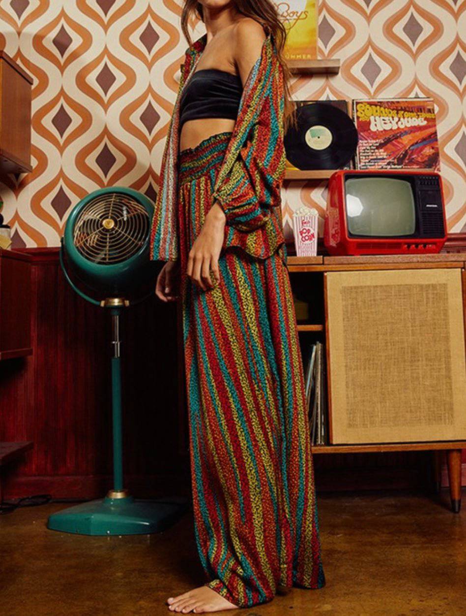 Button Down Collared Top - Elastic Sleeve, Loose Fit - 100% Polyester - Bella Boutique & Bellasbylola.com