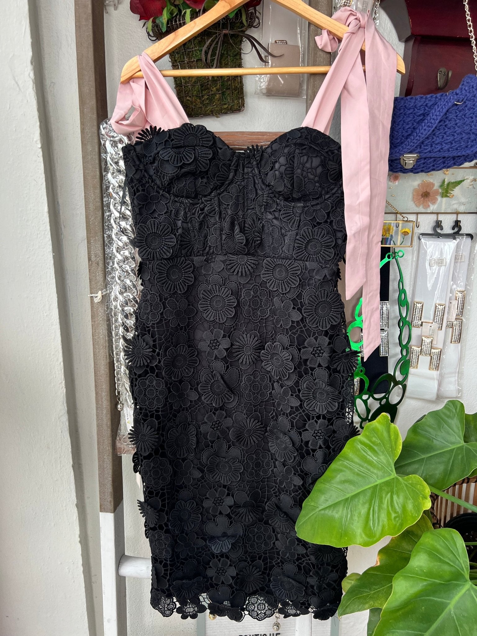 Shoulder Tie Sleeveless Floral Lace Midi Dress - New ✨ - Bella Boutique & Bellasbylola.com