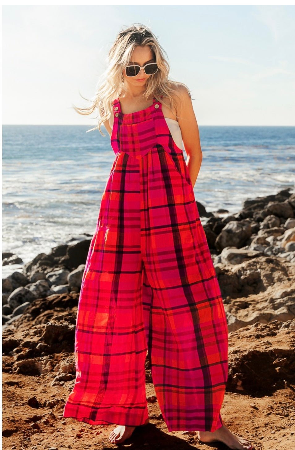 Vintage Chic Jumpsuit: Stylish Design, High-Quality Material, All-Season Staple - Bella Boutique & Bellasbylola.com