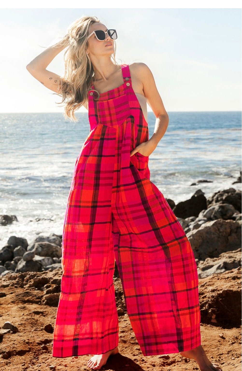 Vintage Chic Jumpsuit: Stylish Design, High-Quality Material, All-Season Staple - Bella Boutique & Bellasbylola.com