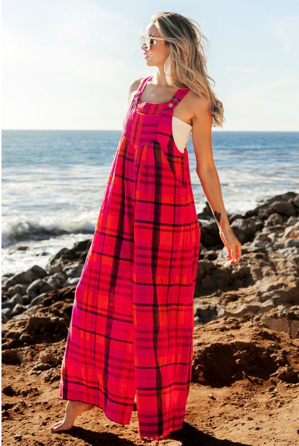 Vintage Chic Jumpsuit: Stylish Design, High-Quality Material, All-Season Staple - Bella Boutique & Bellasbylola.com