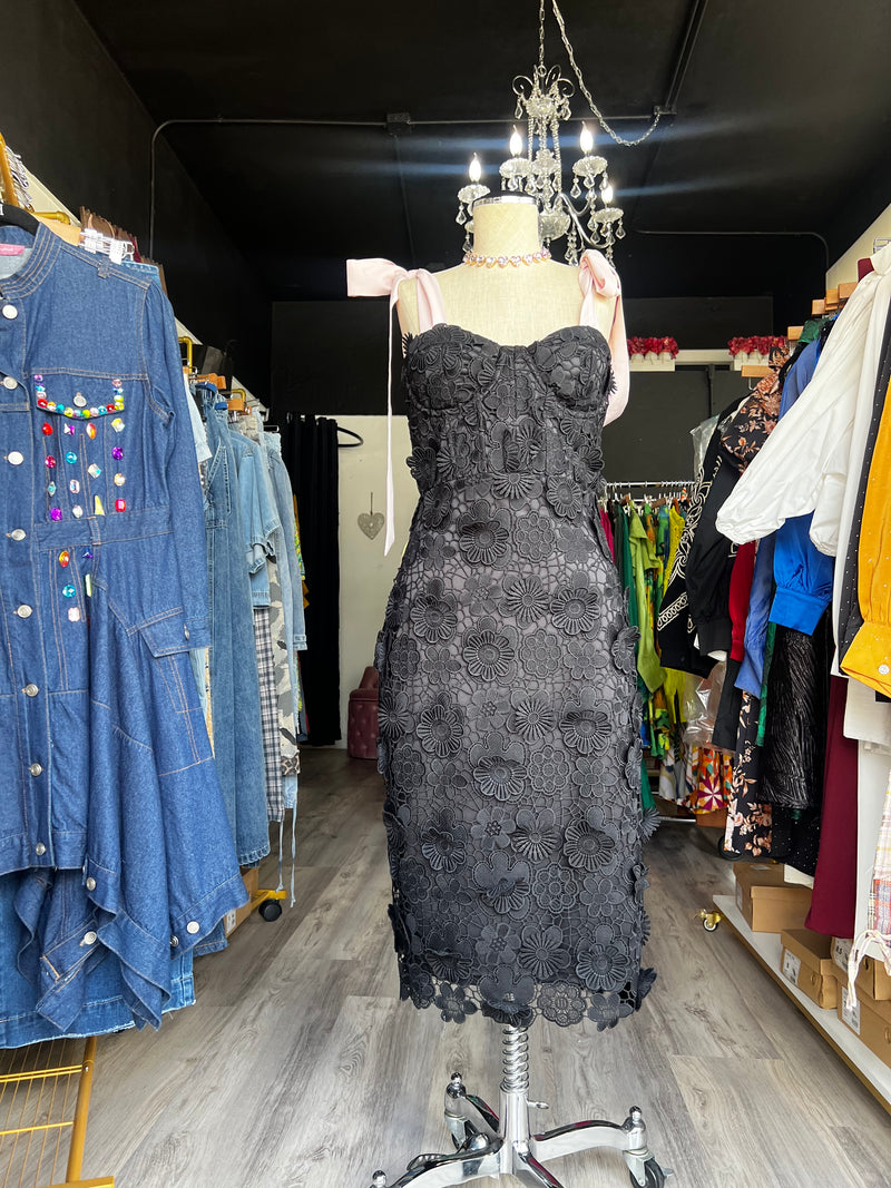 Shoulder Tie Sleeveless Floral Lace Midi Dress- New ✨