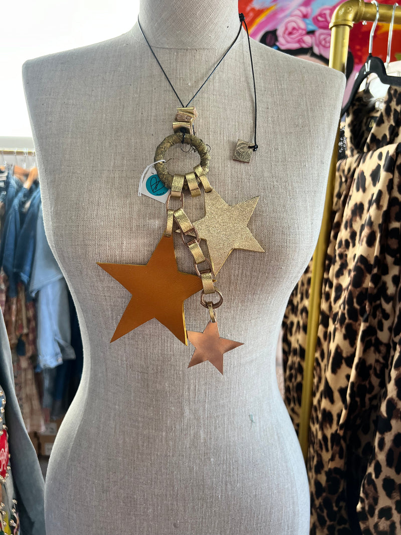 Collar Colgante con Estrella  Artesana Arlene Díaz 🇵🇷