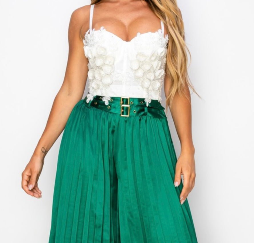 3D White Flower Elegant Bustier - Bella Boutique & Bellasbylola.com