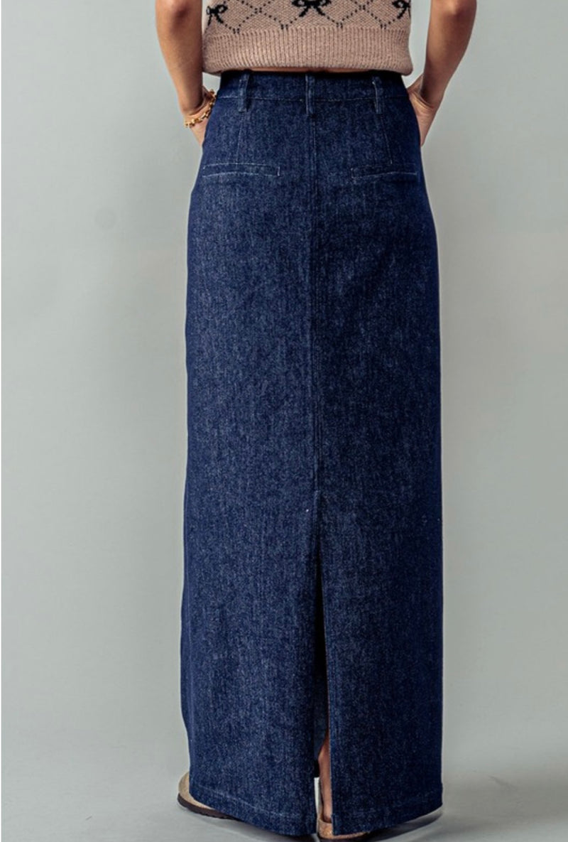 Denim Back Slit Maxi Skirt - New 🌟