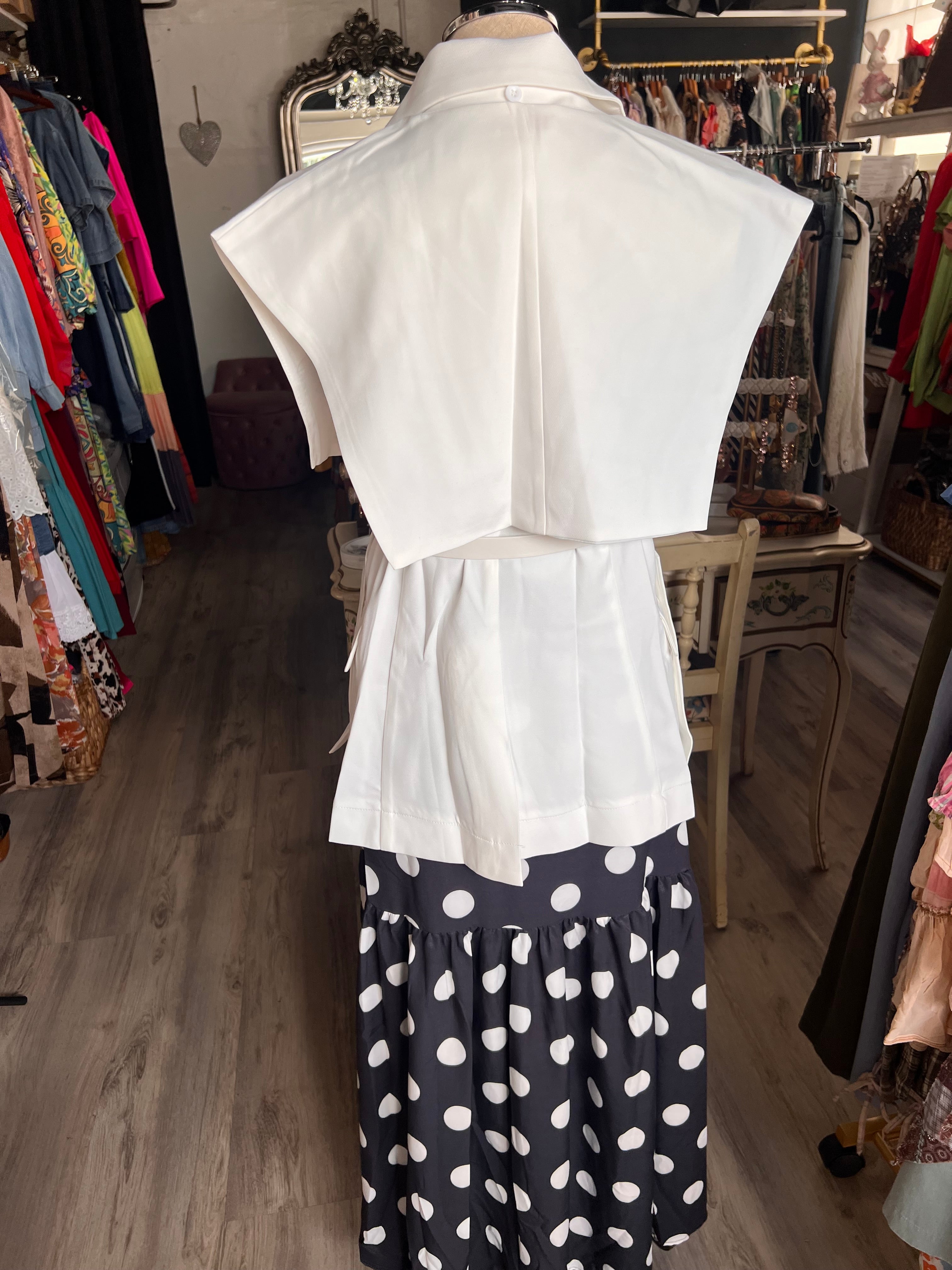 SLEEVELESS BELTED WAIST JACKET WHITE