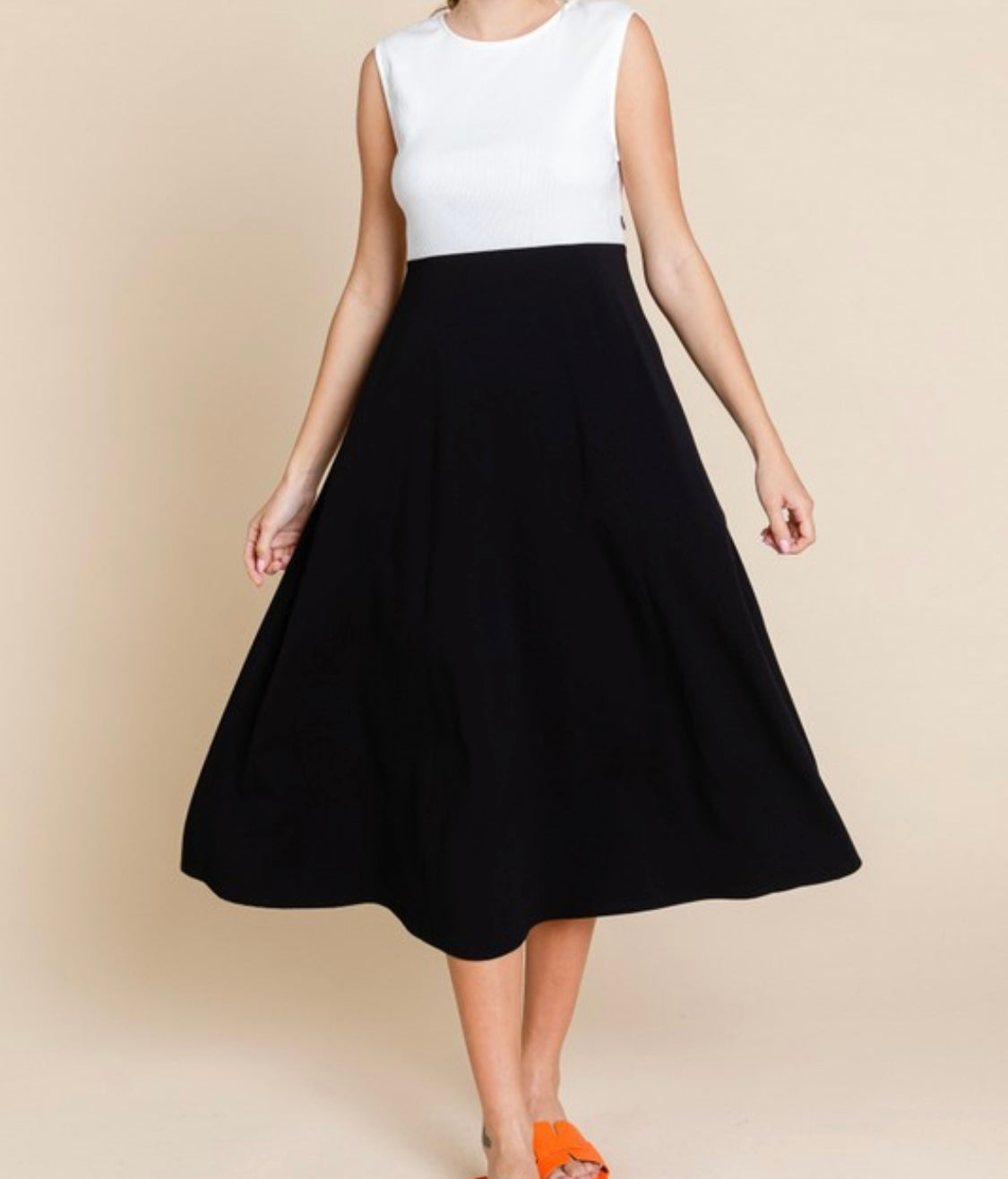 Black & White A-line Dress - New ✨✨