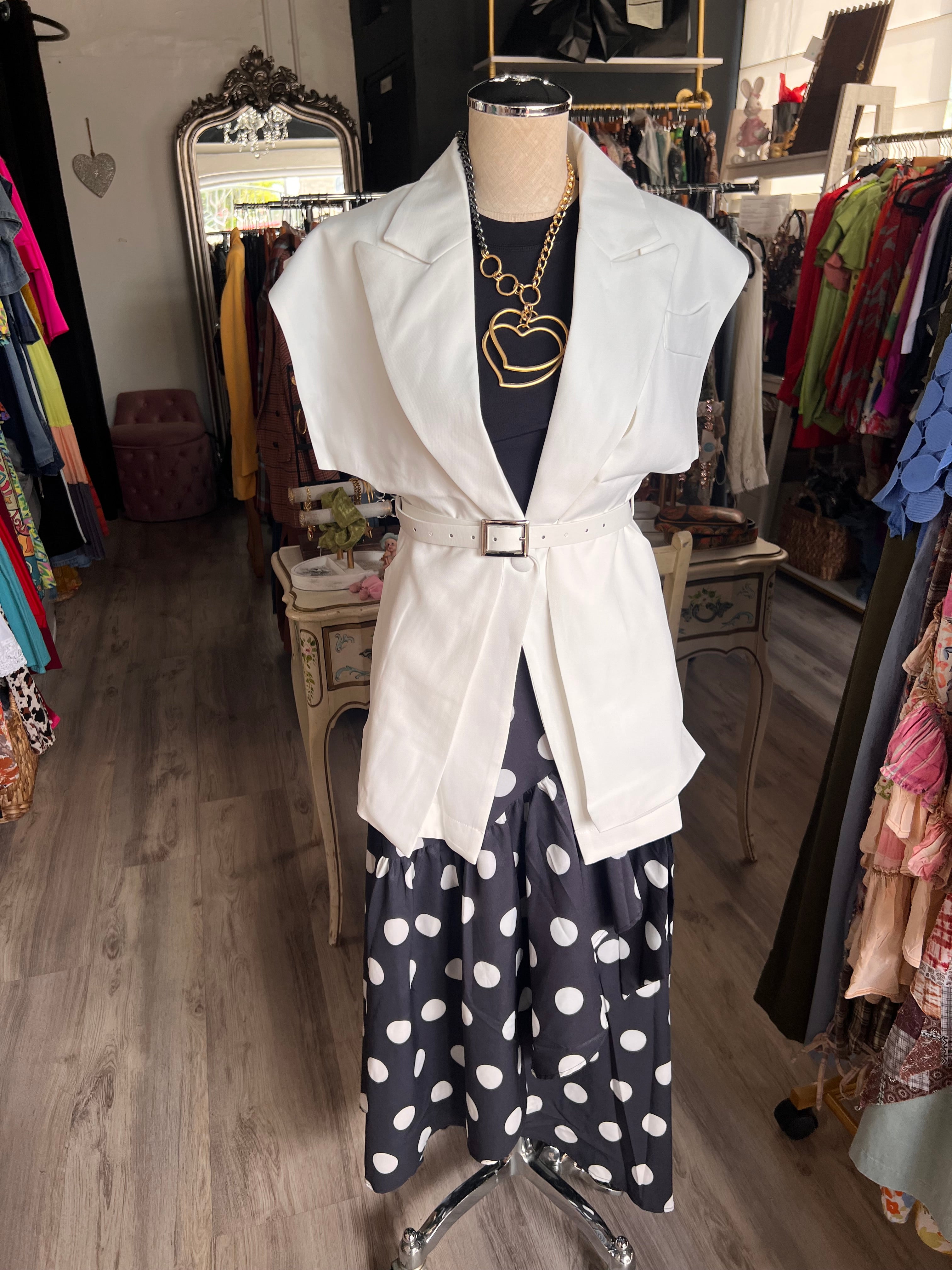 SLEEVELESS BELTED WAIST JACKET WHITE