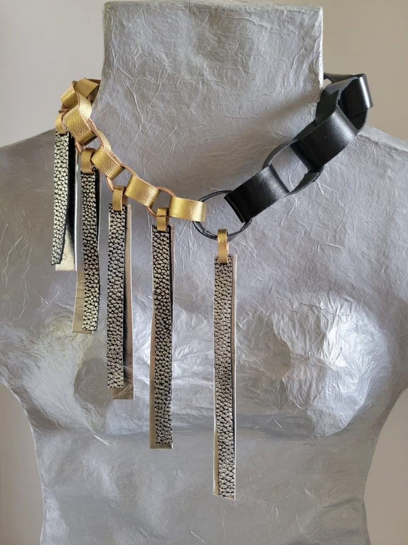 Silver Gold & Black  Necklace by Arlene Diaz 🇵🇷 - Bellasbylola.com