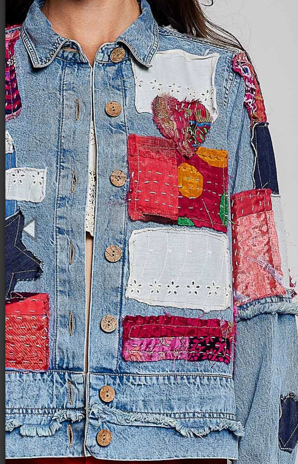 Boho Chic Denim Jacket with Colorful Patches – Unique and Artisanal Style - IVU incluido - lleva lunes