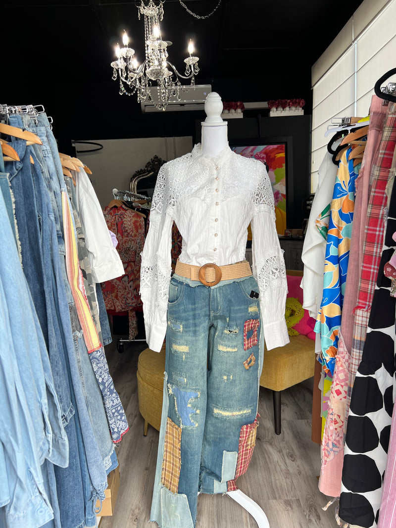 Exquisite White Lace Blouse - Bellasbylola.com