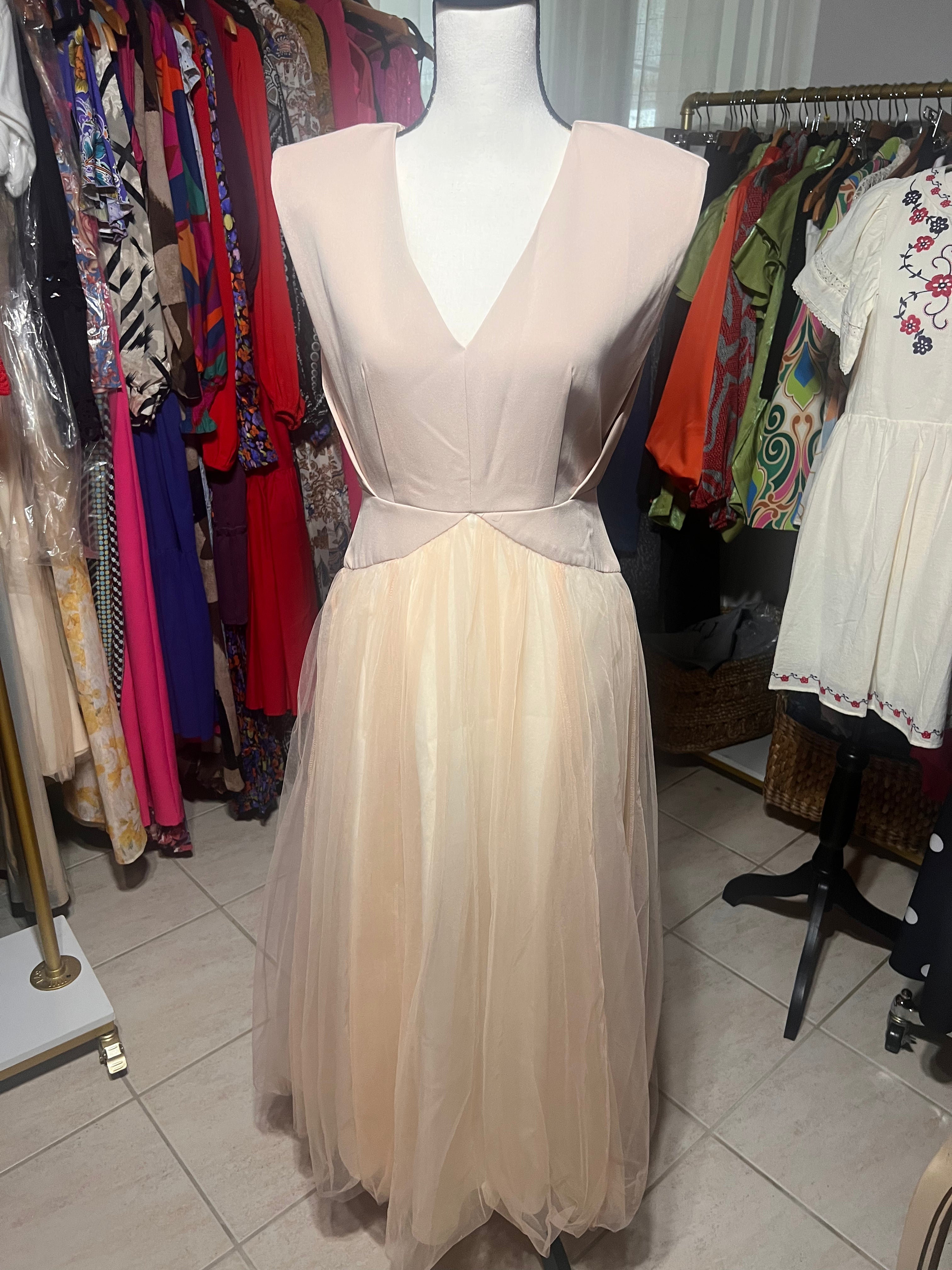 Tulle Maxi Dress for Effortless Elegance ✨ - Bella Boutique & Bellasbylola.com