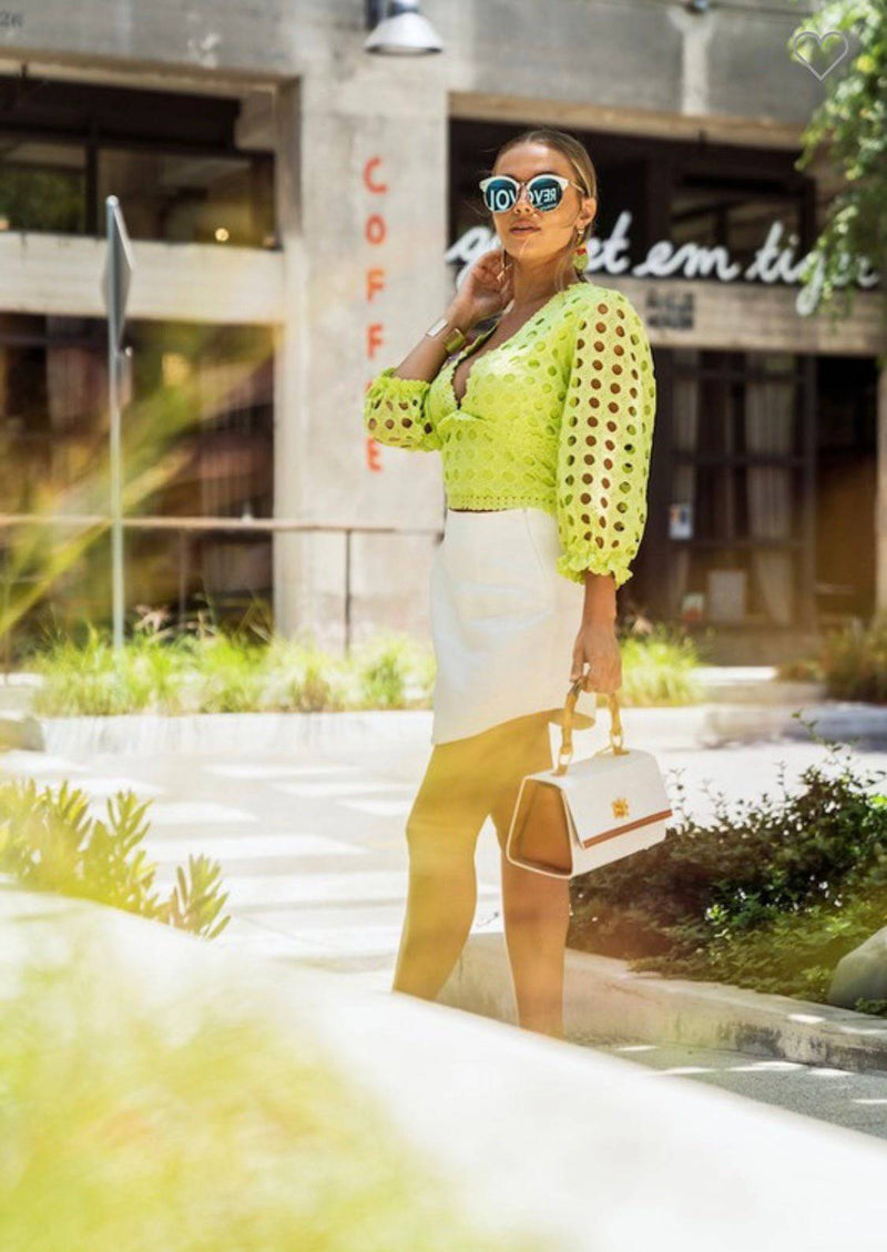 Eyelet 3/4 Lime Top - Bella Boutique & Bellasbylola.com