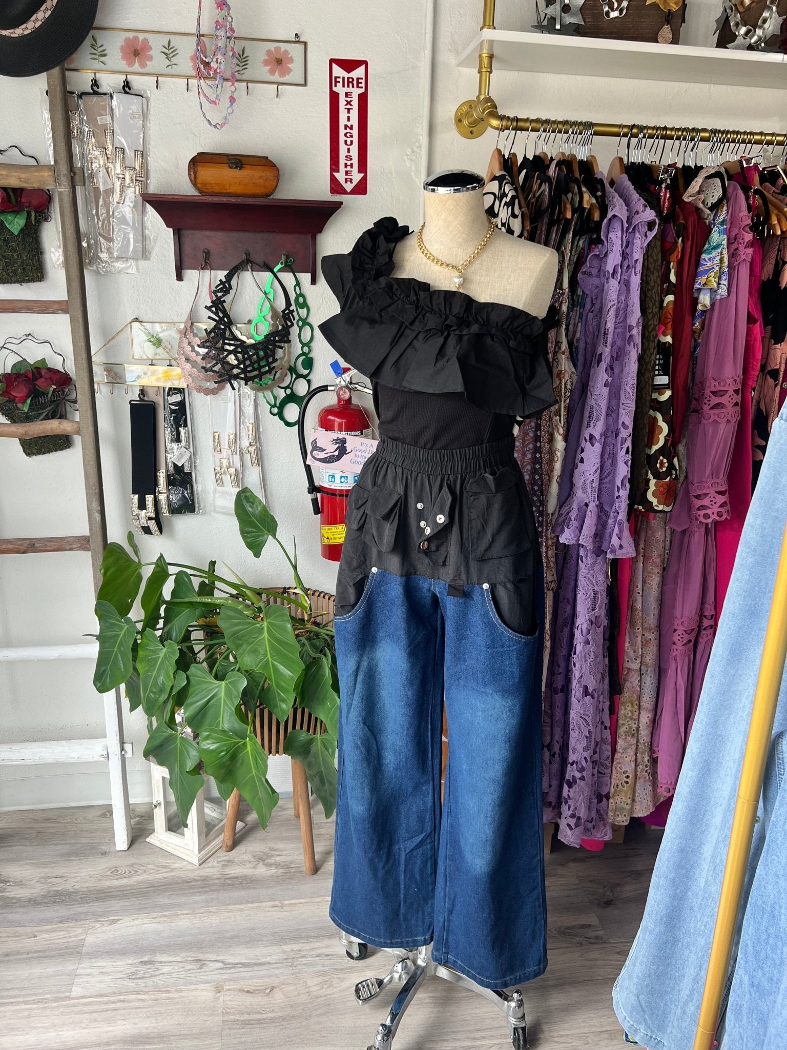 Black - 2 Blocks Denim Pants with pockets - New New ✨✨ - Bella Boutique & Bellasbylola.com