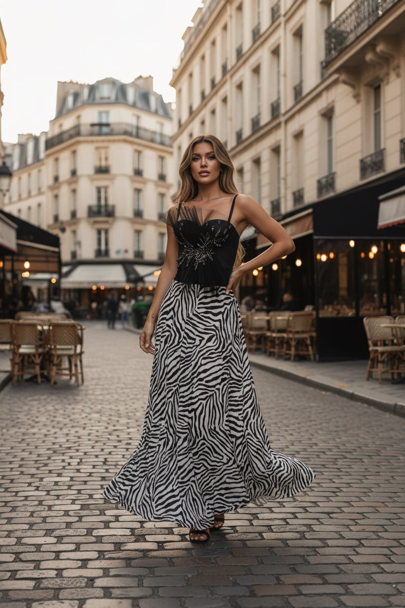 Timeless Black Bustier: Elegant Lingerie for Special Occasions - Bella Boutique & Bellasbylola.com