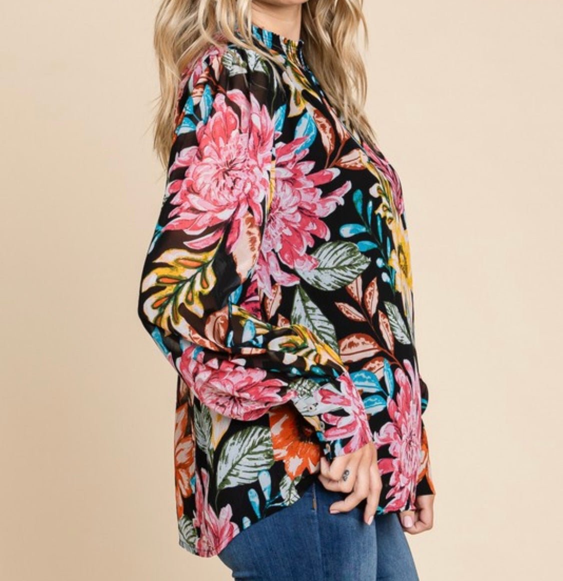 Black Flower Top - Bella Boutique & Bellasbylola.com