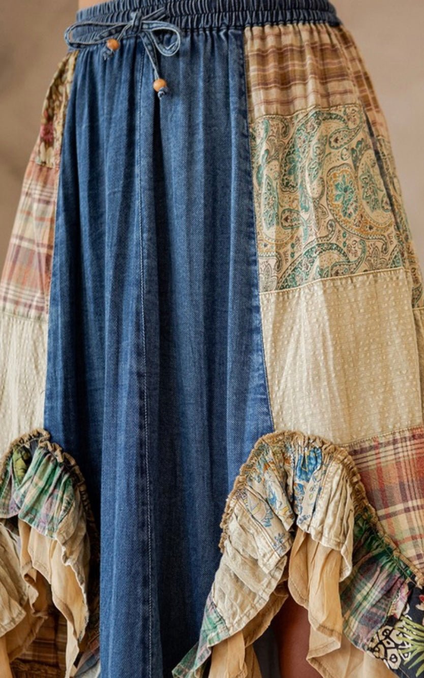 Bohemian Patch Denim Midi Skirt - Tax incluido - Bella Boutique & Bellasbylola.com