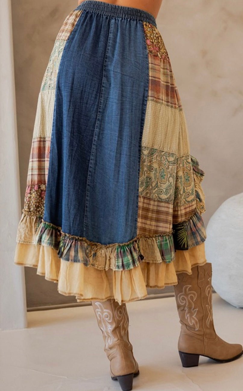 Bohemian Patch Denim Midi Skirt - Tax incluido - Bella Boutique & Bellasbylola.com
